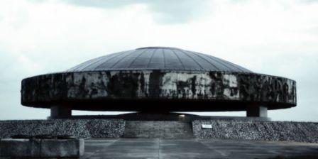 Marcel Odenbach, Im Kreise drehen (Video Still), 2009, © Marcel Odenbach & BILDRECHT GmbH, 2017 Courtesy Galerie Gisela Capitain, Köln