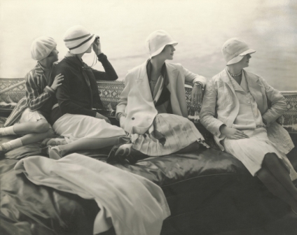 4 Modelle, (Vogue 1928, Edward, Steichen)<br /> 2005 Caroline Heider © Bildrecht, Wien CN00024961