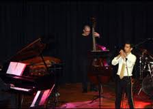 ´das Herz auf eine ganz besondere Art´ in der Sargfabrik. Eine Soul searchin’-Formation mit Mike Mossessian & The H. Djibian Jazz Trio